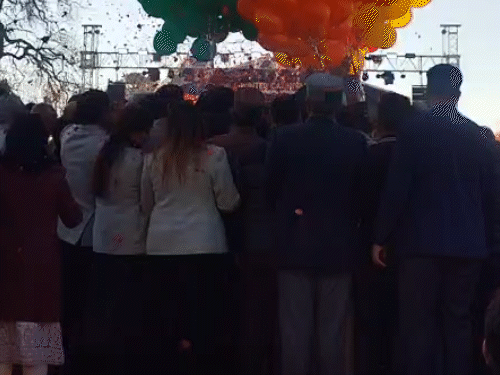 शिमला में विंटर कार्निवल का आगाज:महानाटी आकर्षण का केंद्र रही, सांस्कृतिक परेड से शुरुआत, टूरिस्ट रात 10 बजे तक ले सकेंगे आनंद