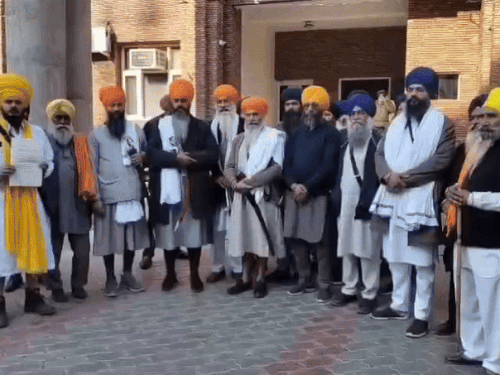 अमृतसर में 328 पावन स्वरूप-गायब मामले पर सिख-संगठनों का प्रदर्शन:  डीसीपी को पत्र सौंपकर दोषियों की गिरफ्तारी और न्याय की मांग की – Amritsar News
