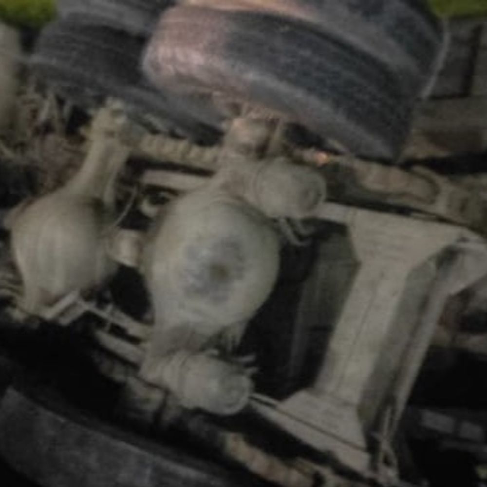 NH-44 पर गाय को बचाने में पलटा ट्रक:स्टीयरिंग में फंस गए थे ड्राइवर के पैर, दर्द से चीखता रहा; 1 घंटे की मशक्क्त के बाद निकाला