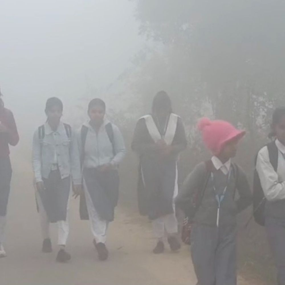 संभल में 26-27 दिसंबर को बंद रहेंगे स्कूल:नर्सरी से इंटरमीडिएट तक छुट्टी, डीएम ने जारी किए आदेश