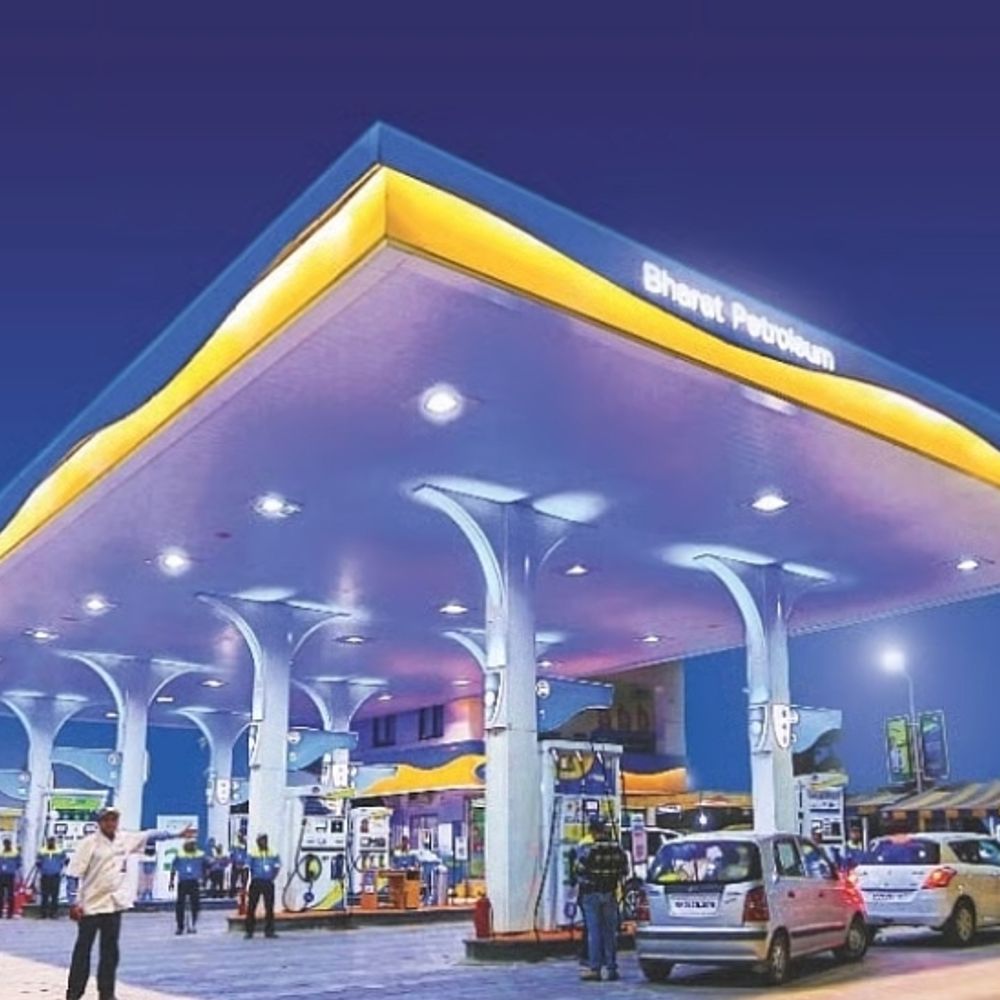 भारत में पेट्रोल पंप की संख्या 1 लाख पार:अमेरिका-चीन के बाद तीसरा सबसे बड़ा फ्यूल रिटेल नेटवर्क, 90% पंप सरकारी कंपनियों के पास