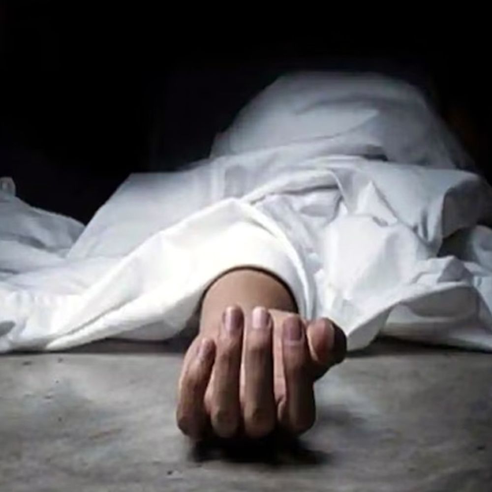 अलाव तापते समय नवविवाहिता की साड़ी में लगी आग:  गंभीर रूप से झुलसी, इलाज के दौरान मौत; पांच माह पहले ही हुई थी शादी – Chaibasa (West Singhbhum) News