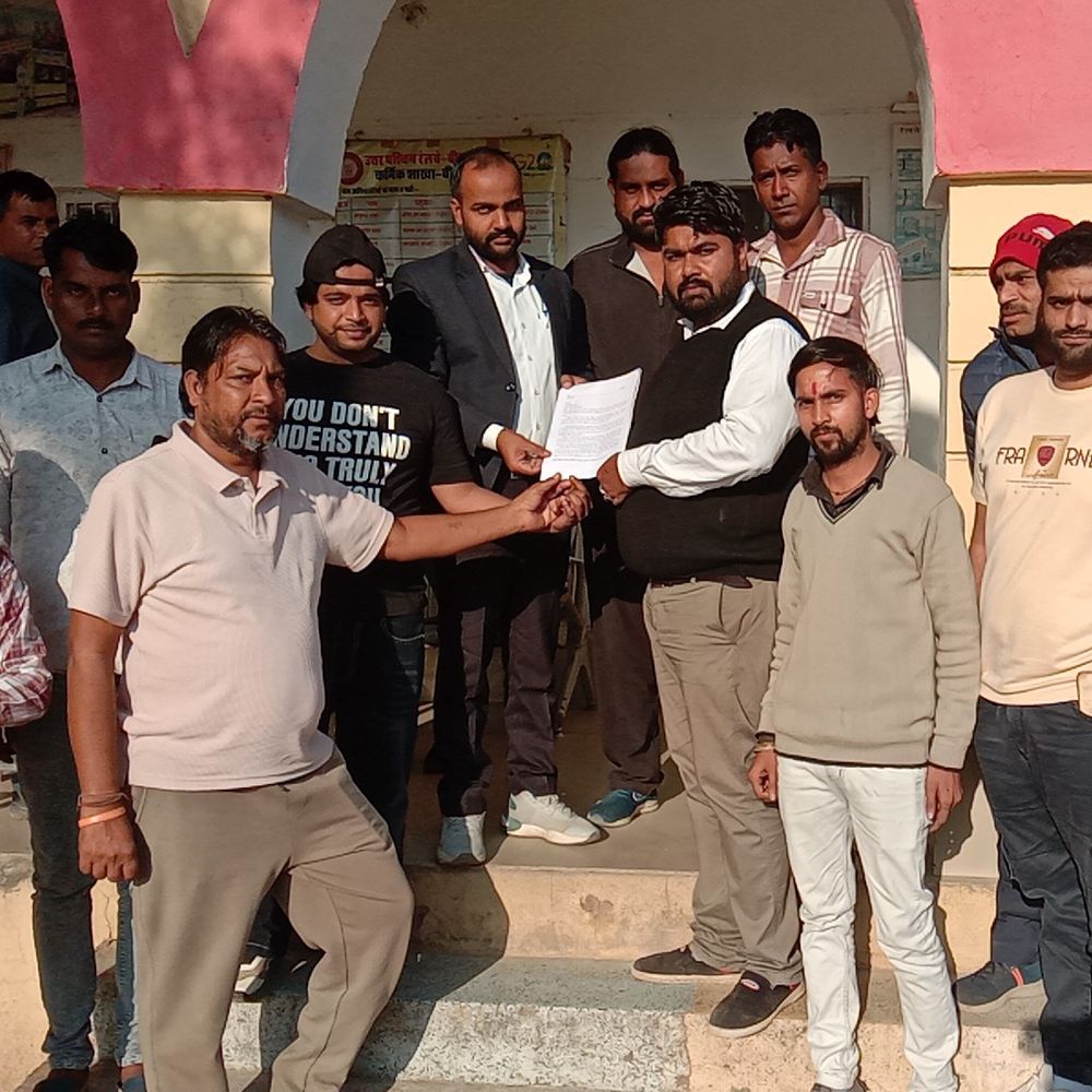 दिल्ली-रेवाड़ी पैसेंजर ट्रेन हिसार तक बढ़ाने की मांग:  लोहारू के यात्रियों ने रेलवे को भेजा ज्ञापन; बोले- वंदे भारत एक्सप्रेस ने बढ़ाई दिक्कत – Loharu News