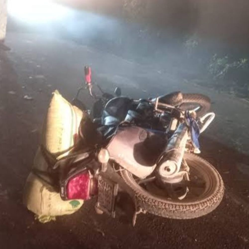 वाराणसी में बाइक सवार जीजा-साले को ट्रक ने रौंदा:आधी रात में हाईवे पर बिखेर शव के टुकड़े, पॉलीथीन में लपेटकर पुलिस ले गई मोर्चरी