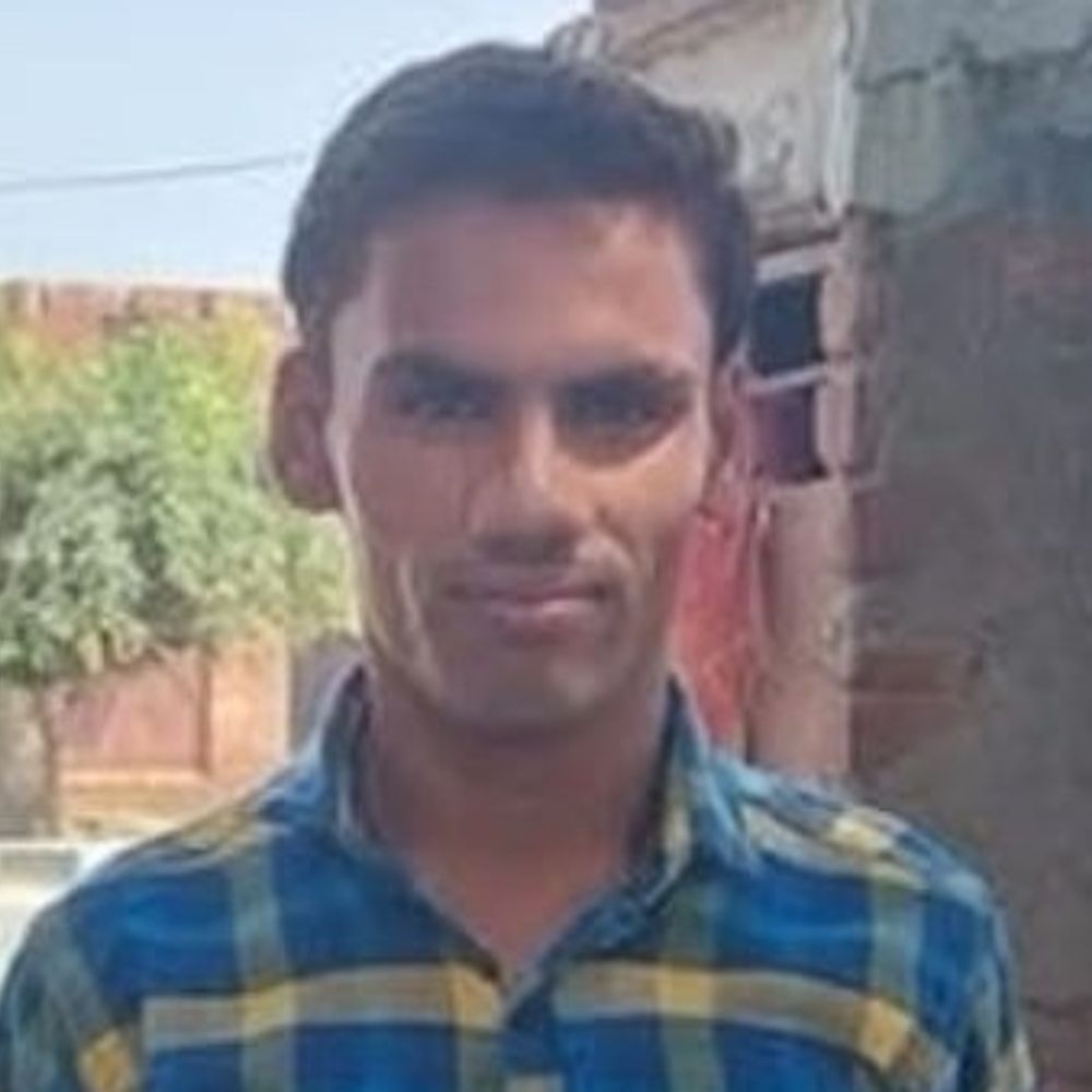 संभल में बाइक सवार ग्रामीण की हादसे में मौत:घने कोहरे में तेज रफ्तार वाहन ने रौंदा, बहजोई जाते समय हादसा