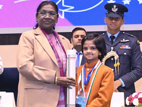 क्रिकेटर वैभव समेत 20 बच्चों को बाल पुरस्कार:श्रवण ने ऑपरेशन सिंदूर के दौरान जवानों की सेवा की, ब्योमा ने एक को बचाने में जान गंवाई