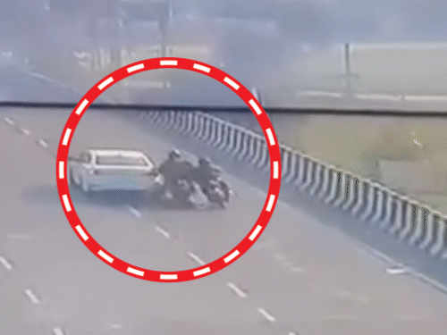 हापुड़ में 85 लाख की लूट का सीसीटीवी:कार और बाइक सवार बदमाशों के सुराग मिले, पुलिश तलाश में जुटी