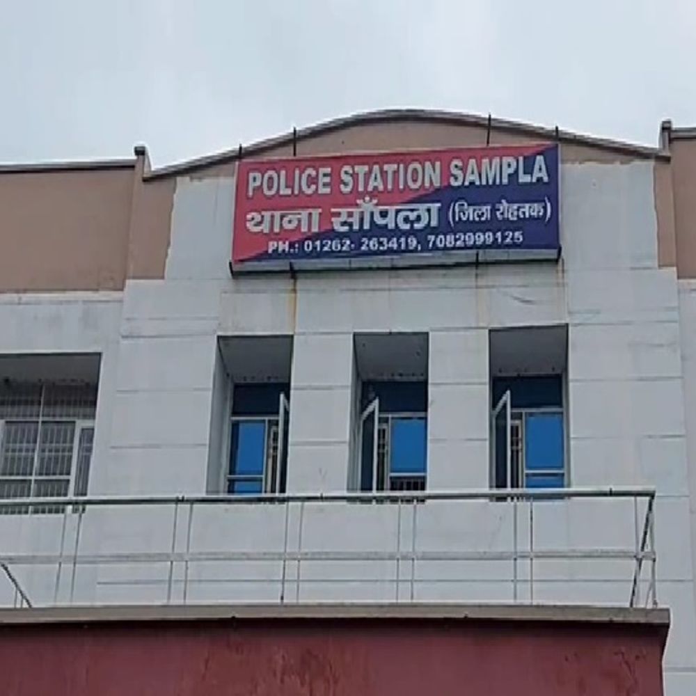 रोहतक में नवजात बच्चे का मिला शव:  कुत्ते के मुंह से छुड़वाया थैला, पोस्टमॉर्टम के लिए भेजी बॉडी, शिनाख्त में जुटी पुलिस – Rohtak News