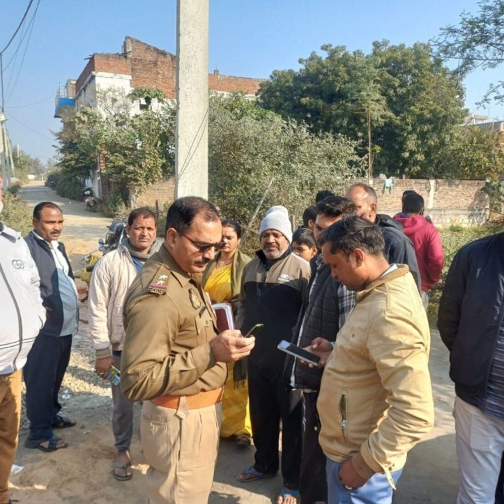 सीसीटीवी अलर्ट से सोनभद्र में चोरी की कोशिश नाकाम:पड़ोसियों ने पीछा कर चोर को पकड़ा, लाखों के आभूषण बरामद