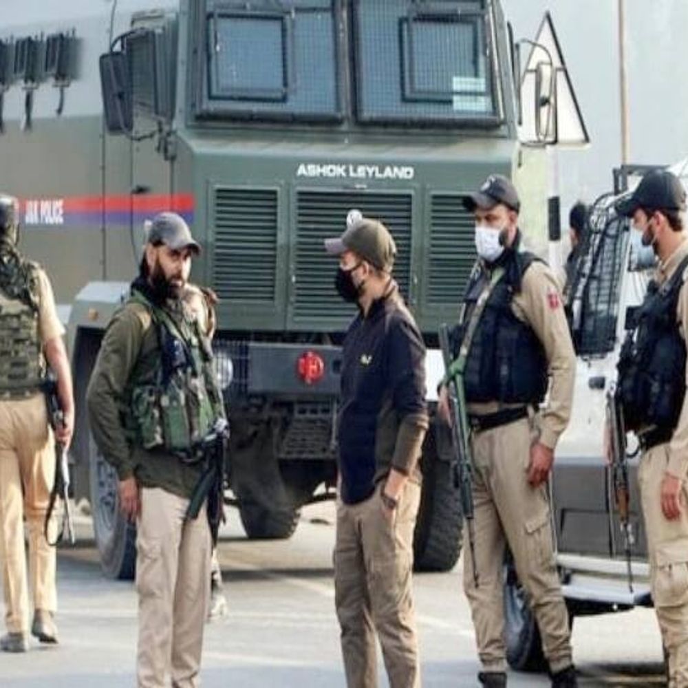 जम्मू-कश्मीर पुलिस बोली- अनंतनाग में आतंकियों का वायरल वीडियो गलत:पहले दो लश्कर आतंकी दिखने का दावा किया जा रहा था