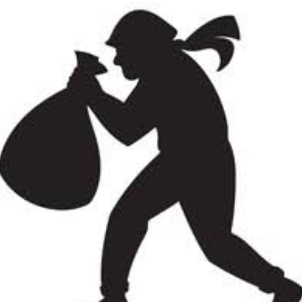 मानक नगर में देशी शराब दुकान में चोरी:पॉश मशीन, नकदी और मोबाइल फोन गायब