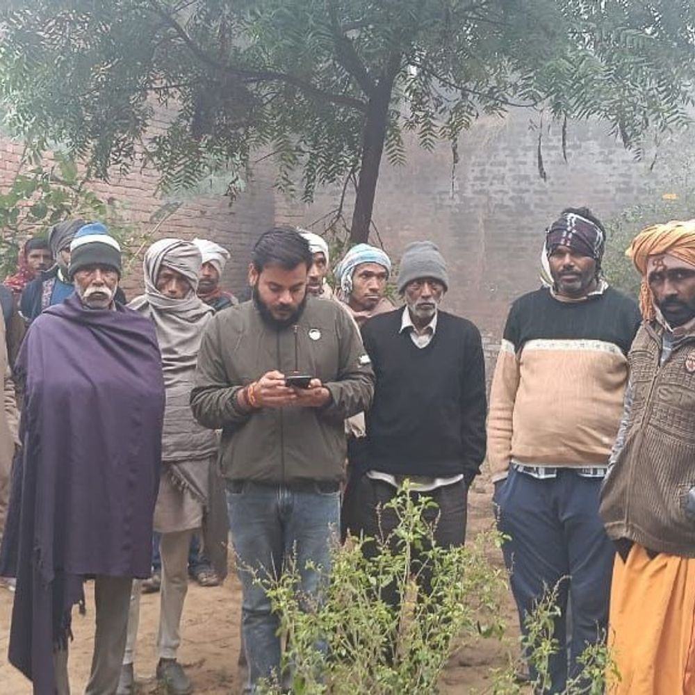 फिरोजाबाद में मंदिर में हनुमान प्रतिमा उखाड़ी:अराजक तत्वों की करतूत से गुस्स, आरोपियों की तलाश कर रही पुलिस