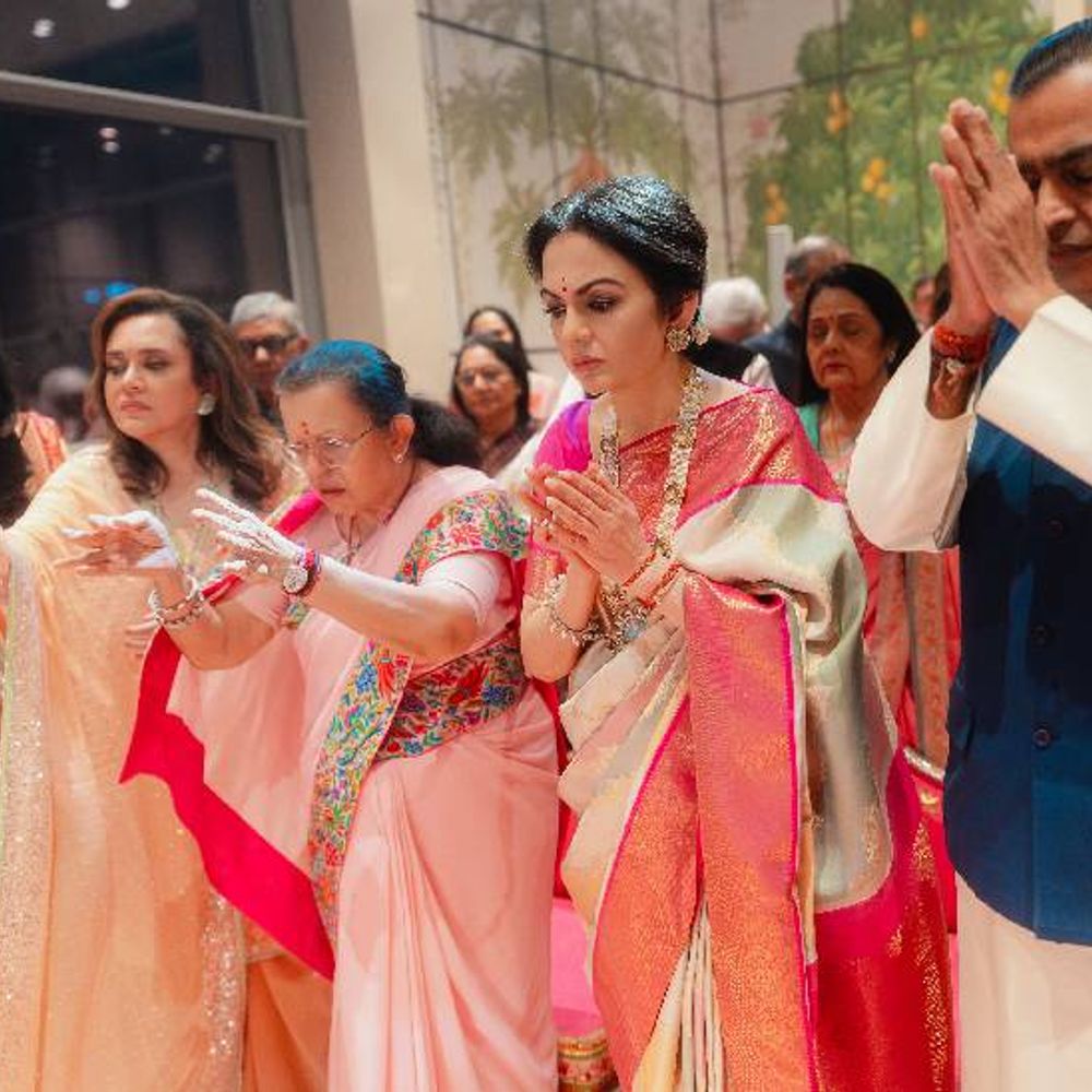 नीता अंबानी ने कैंसर और डायलिसिस सेंटर शुरू किया:पिता रविंद्रभाई दलाल को समर्पित 'जीवन' में बच्चों के लिए खास कीमो वार्ड भी बनाया