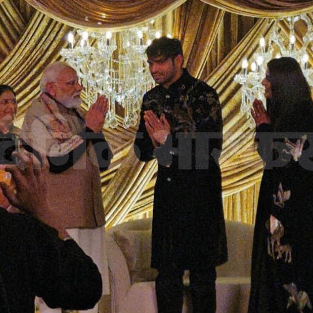 नीरज-हिमानी को आशीर्वाद देने पहुंचे PM मोदी:श्रीराम की मूर्ति भेंट की; हरियाणा के स्टार ओलिंपियन ने नई दिल्ली में ग्रैंड VIP पार्टी रखी