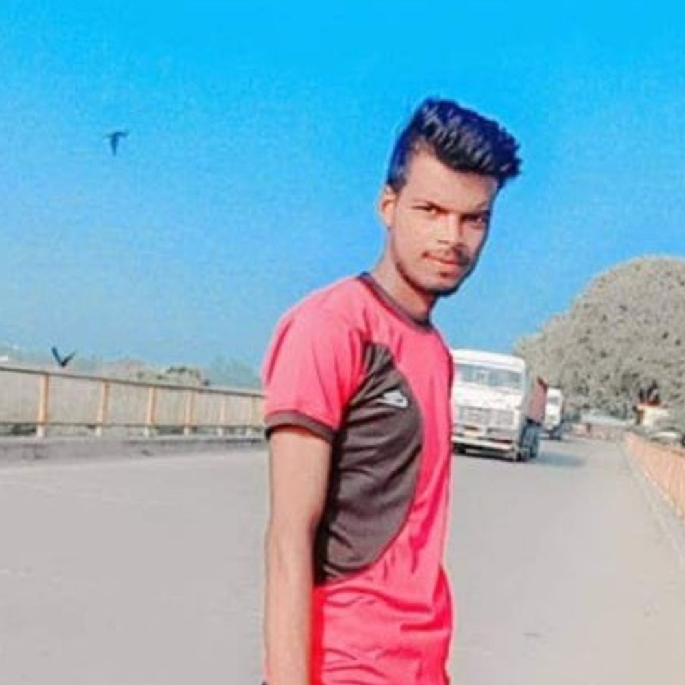 सेवराई में युवक का शव पेड़ से लटका मिला:कर्मनाशा तट पर बरामद, मोबाइल डाल पर मिला; हत्या की आशंका