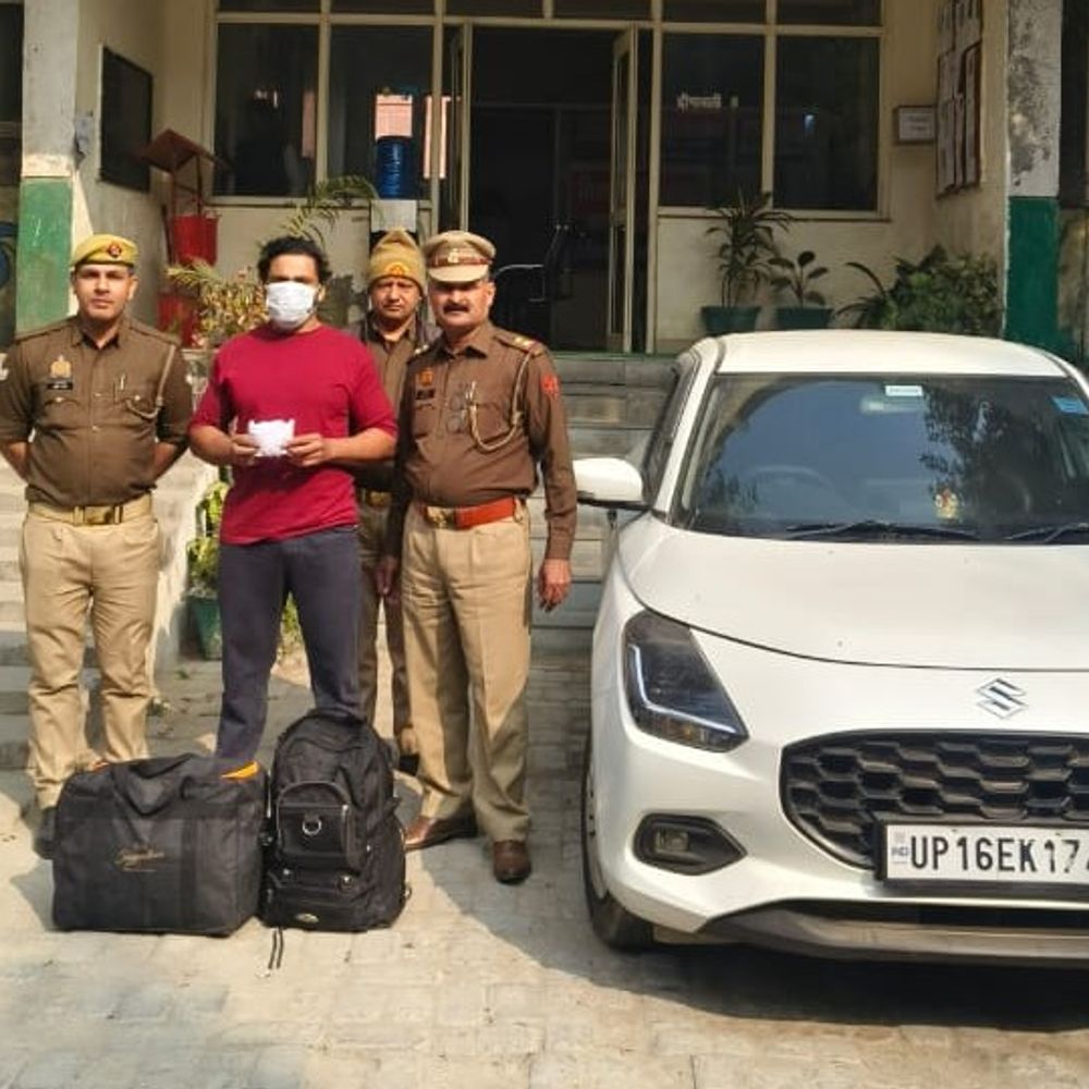 नोएडा में नशा तस्कर गिरफ्तार, 18 किलो गांजा बरामद:कार की जब्त, ओडिशा से दिल्ली-NCR में करता था सप्लाई