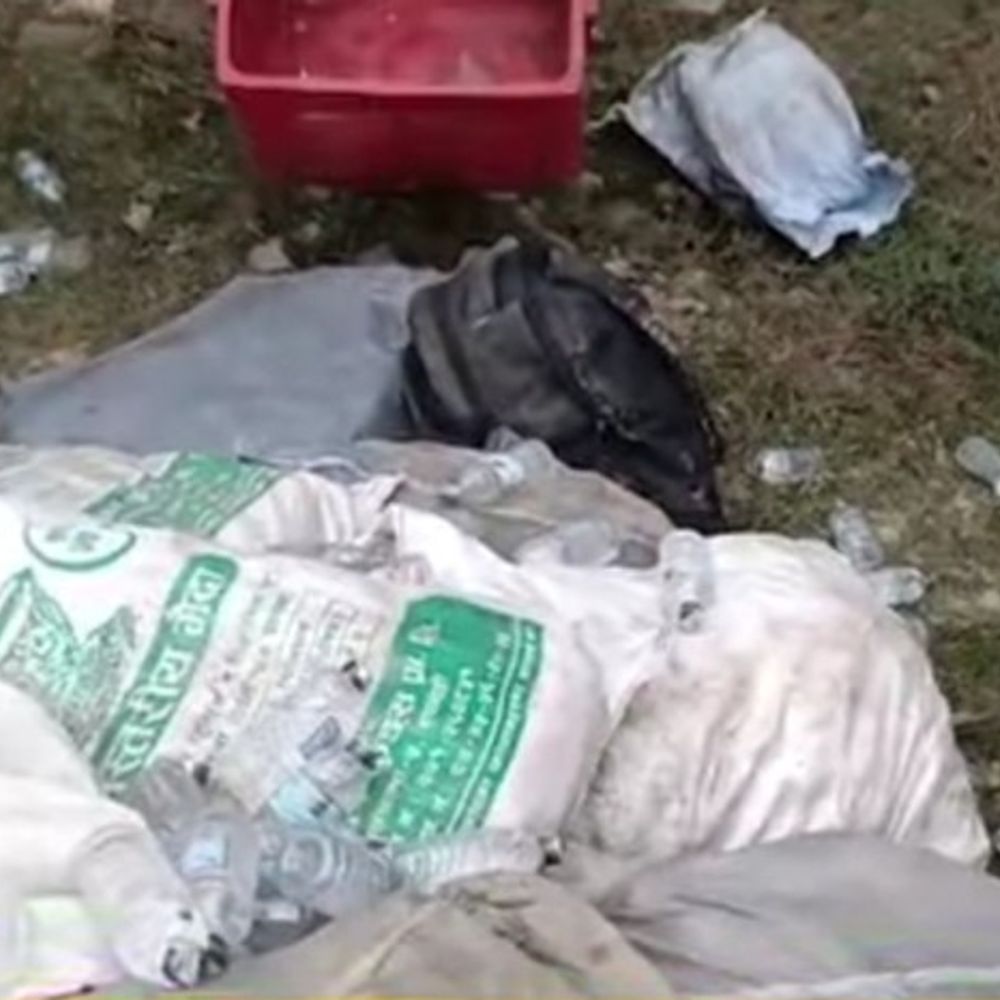 रहिका थाना में 1000 लीटर नेपाली शराब नष्ट:  अधिकारियों के निर्देश पर कार्रवाई, 18 मामलों से जब्त हुए थे – Rahika(Madhubani) News