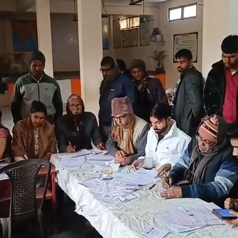 कन्नौज में नेत्र शिविर में 411 मरीजों की जांच:231 लोगों को मोतियाबिंद के ऑपरेशन के लिए किया गया कानपुर रेफर