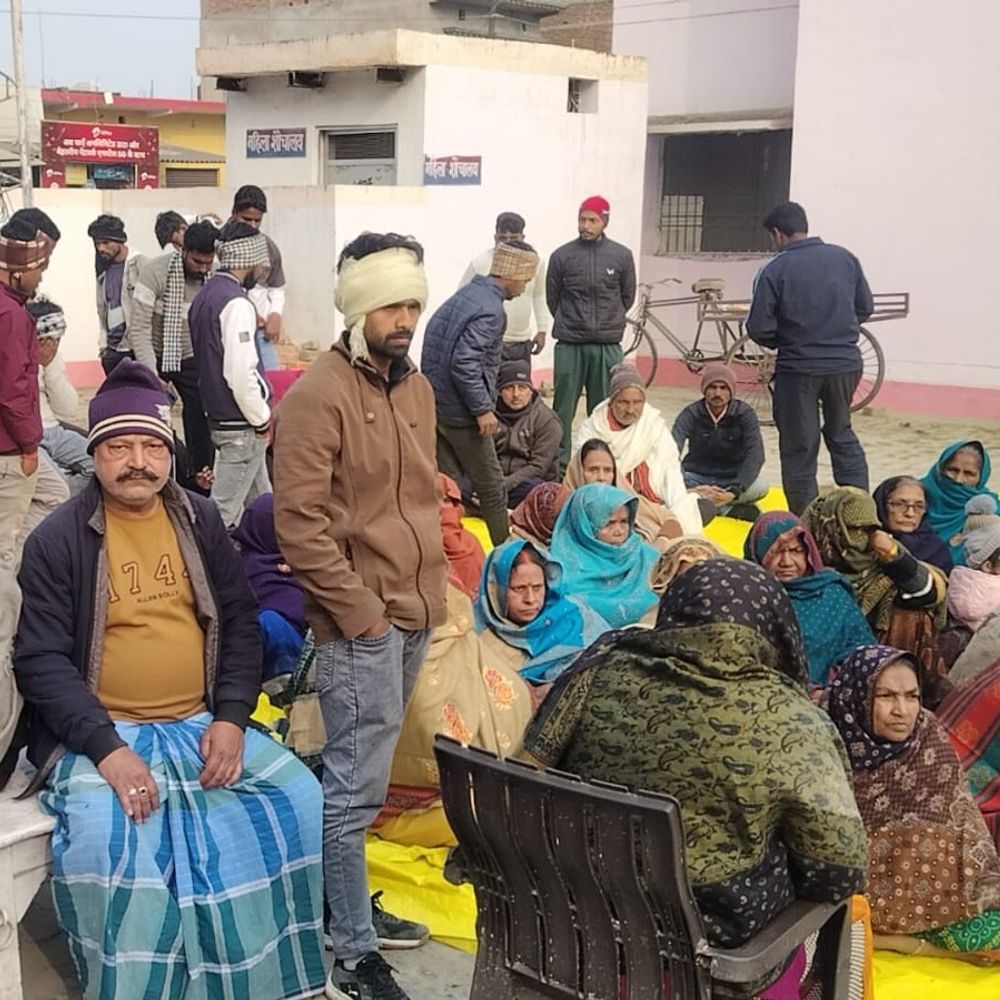 गाजीपुर में त्रिपल मर्डर, तीसरा शव अब भी लापता:परिजनों ने एसडीआरएफ से तलाश की मांग की, आरोपियों की गिरफ्तारी के लिए चार टीमें गठित