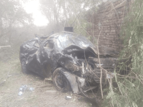 जालंधर में धुंध में बेकाबू कार डिवाइडर से भिड़ी:  डॉक्टर की मौत; कई पलटी खाते हुए खेतों में गिरी, पेड़ से टकराकर रुकी – Jalandhar News