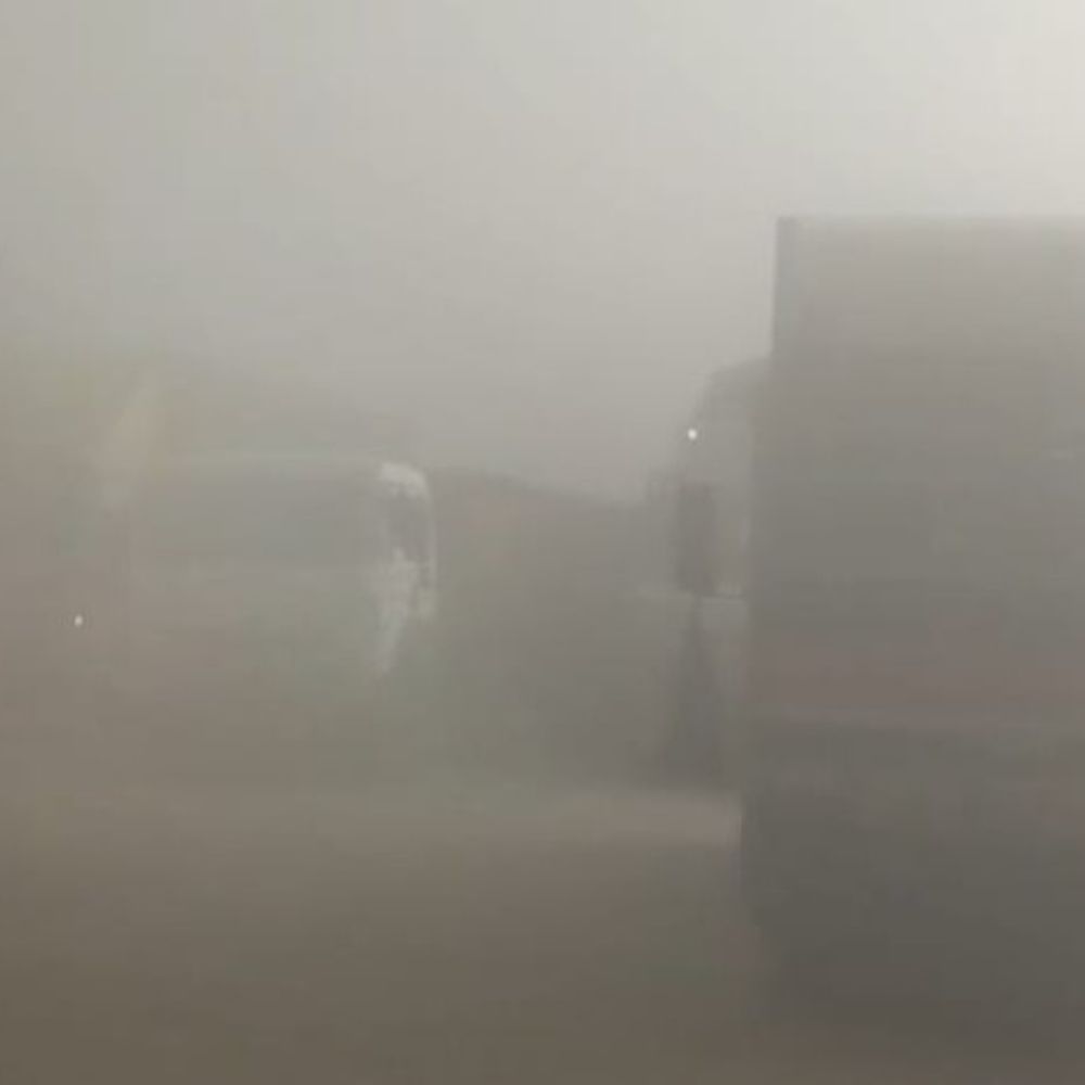 अलीगढ़ में रविवार को घना कोहरा:विजिबिलिटी शून्य, न्यूनतम तापमान सामान्य से कम हुआ दर्ज; AQI बेहद खराब