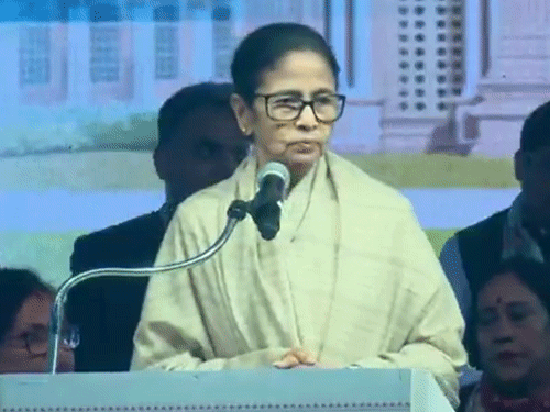 ममता ने देश के सबसे बड़े दुर्गा-मंदिर की नींव रखी:कोलकाता में 15 एकड़ में बनेगा दुर्गा आंगन; CM बोलीं- मुझ पर तुष्टीकरण के आरोप, लेकिन मैं सेक्युलर