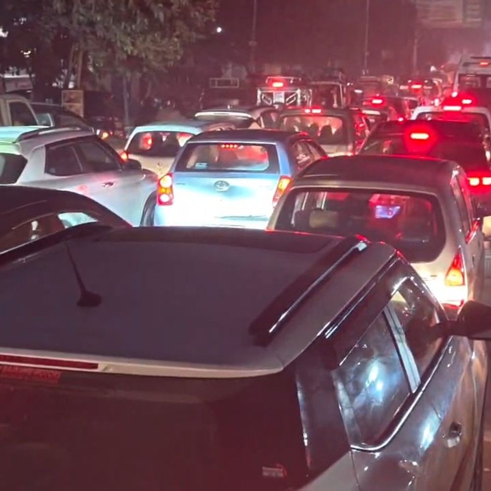 नववर्ष से पहले मथुरा में भीषण जाम:प्रमुख मार्गों पर वाहन फंसे, मरीज और आमजन परेशान