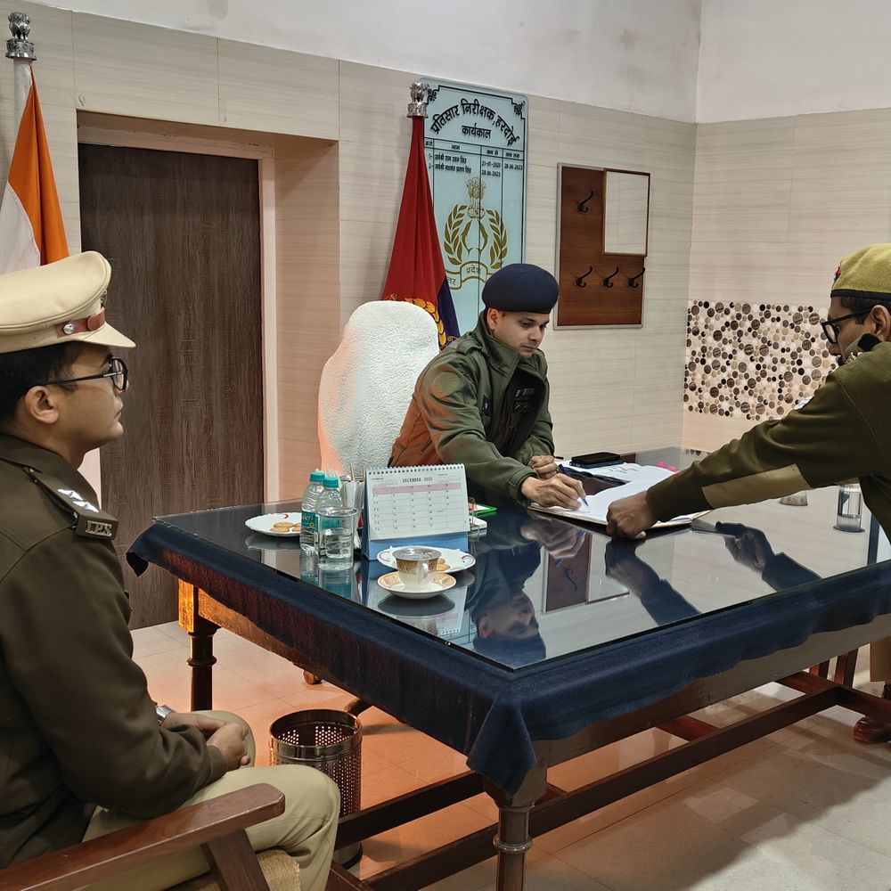हरदोई में 6 घंटे में 9 पुलिसकर्मी निलंबित:एसपी अशोक मीणा ने भ्रष्टाचार-लापरवाही पर की कार्रवाई, दिया सख्त संदेश