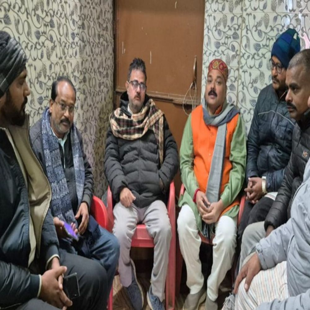 सुल्तानपुर में थोक फल-सब्जी विक्रेता व्यापार मंडल की बैठक:सुल्तानपुर में समस्याओं को लेकर जिलाधिकारी से मिलेंगे, मंडी की समस्याओं पर करेंगे चर्चा