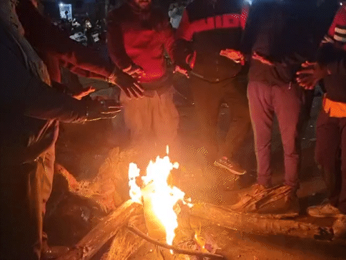 उत्तर और मध्य छत्तीसगढ़ में शीतलहर का अलर्ट:अंबिकापुर में न्यूनतम तापमान 4.3°, मैदानी इलाकों में राजनांदगांव सबसे ठंडा, यहां रात का पारा 8.5°