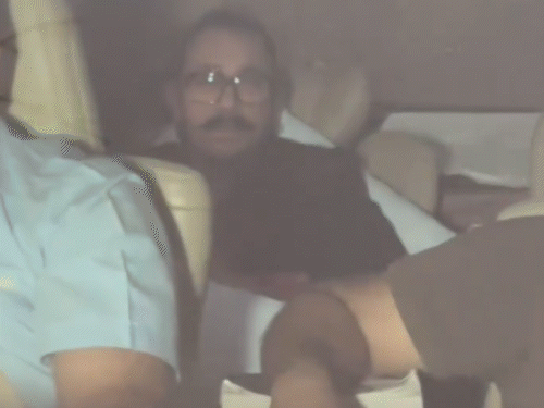 सलमान के बर्थडे सेलिब्रेशन में शामिल हुए आमिर खान:गर्लफ्रेंड गौरी के साथ 'भाईजान' के फार्म हाउस पहुंचे