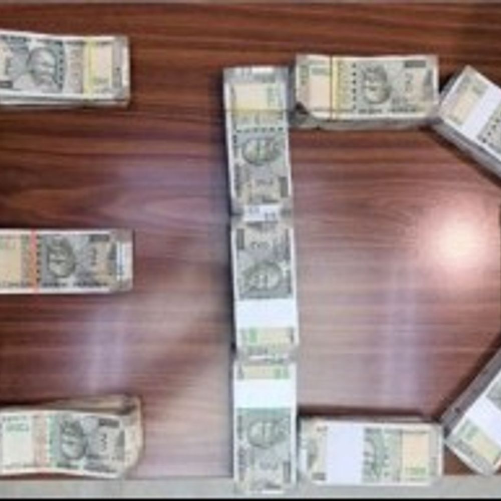 बाहुबली इंद्रजीत के 10 ठिकानों पर ED की रेड:17 लाख रुपए कैश, 5 लग्जरी गाड़ियां मिली, दिल्ली समेत गुरुग्राम-रोहतक में जांच की