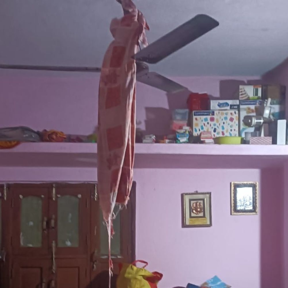 वाराणसी में 20 वर्षीय युवक ने लगाई फांसी:12वीं की पढ़ाई कर बिहार से आया था वाराणसी, इवेंट का करता था काम