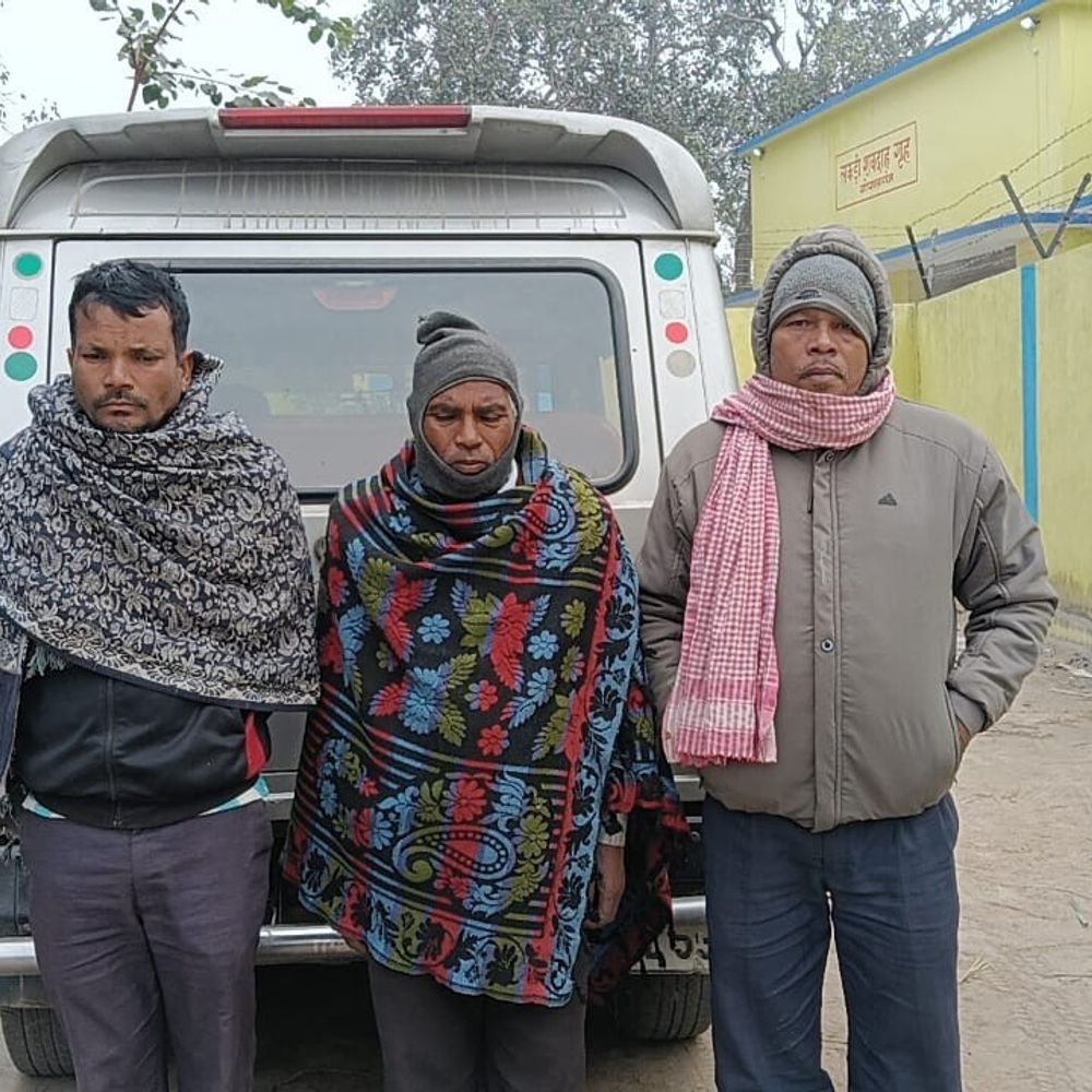 अलाव की चिंगारी से झोपड़ी में आग, वृद्ध की मौत:गोपालगंज में इलाज के दौरान 80 वर्षीय व्यक्ति ने दम तोड़ा