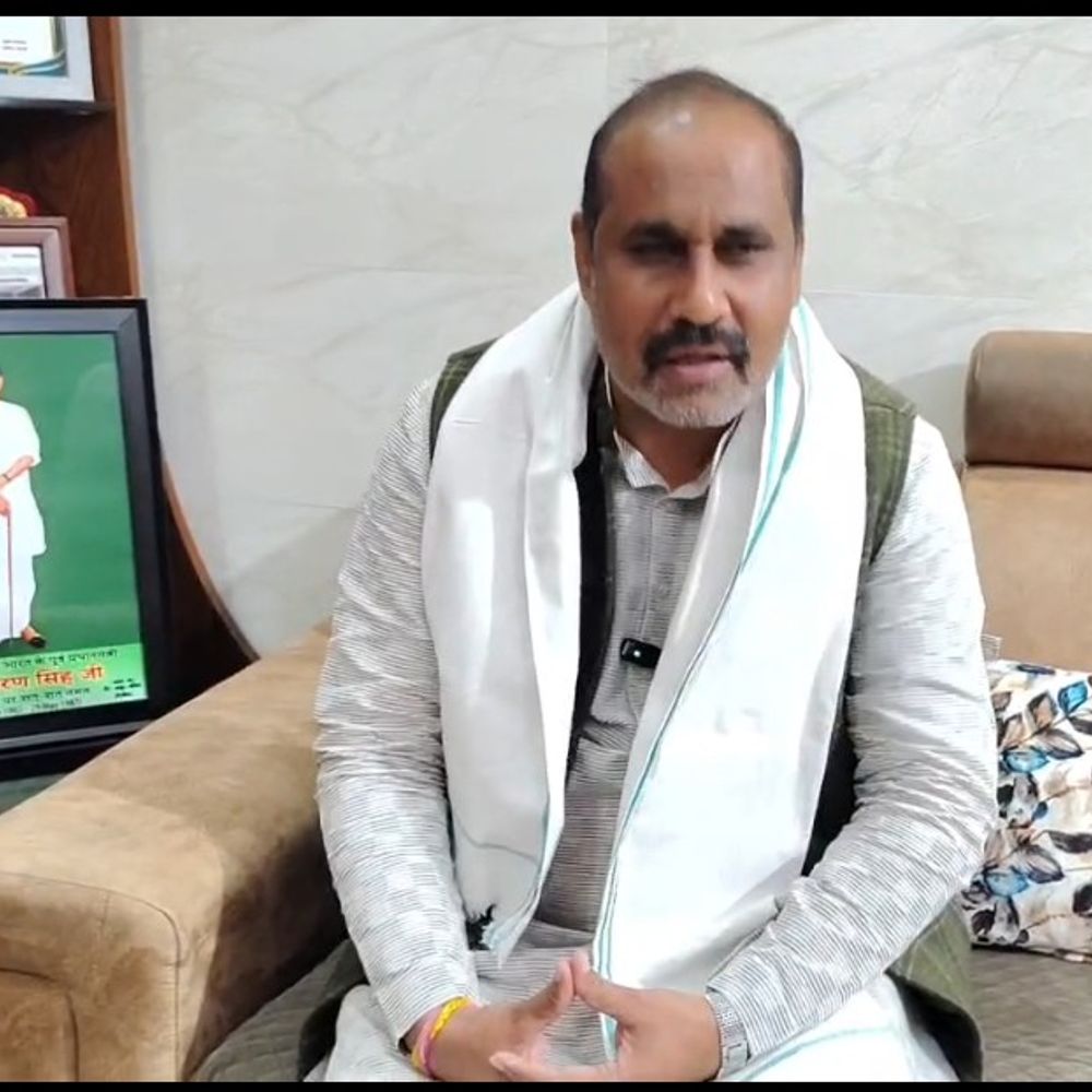 किसान नेता बोले- आरडीएफ जलाया तो मुकदमे कराऊंगा:बढ़ते प्रदूषण पर भाकियू का विरोध, कहा- पेपर मिलों पर जाहिर किया गुस्स