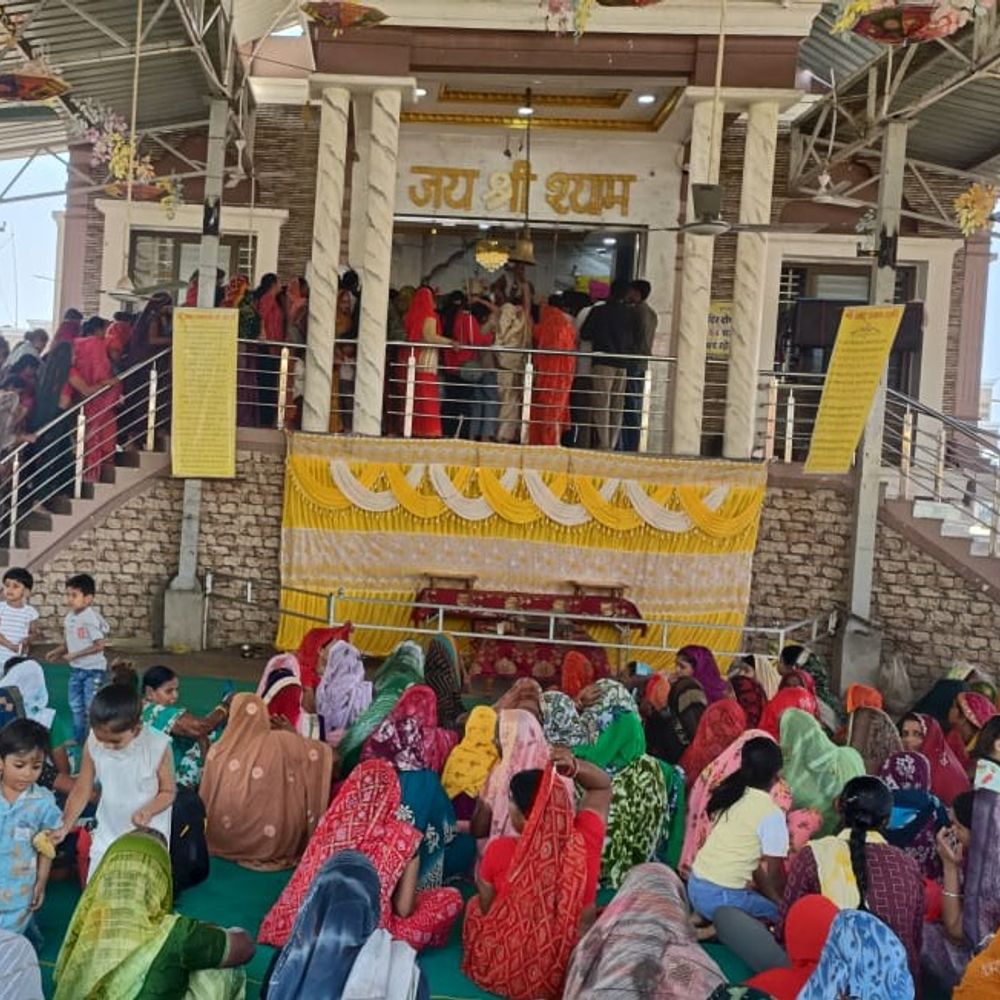 बड़वानी में पुत्रदा एकादशी पर श्याम मंदिर में उमड़ा जनसैलाब:हजारों श्रद्धालुओं ने की भारत माता की महाआरती; भगवान का किया भव्य श्रृंगार