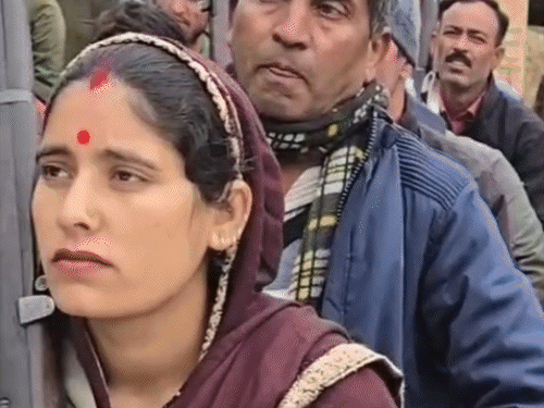 जम्मू-कश्मीर के डोडा में गांव वाले आतंकियों से लड़ेंगे, VIDEO:आर्मी ने महिलाओं को भी हथियार चलाने की ट्रेनिंग दी; 150 विलेज डिफेंस गार्ड्स