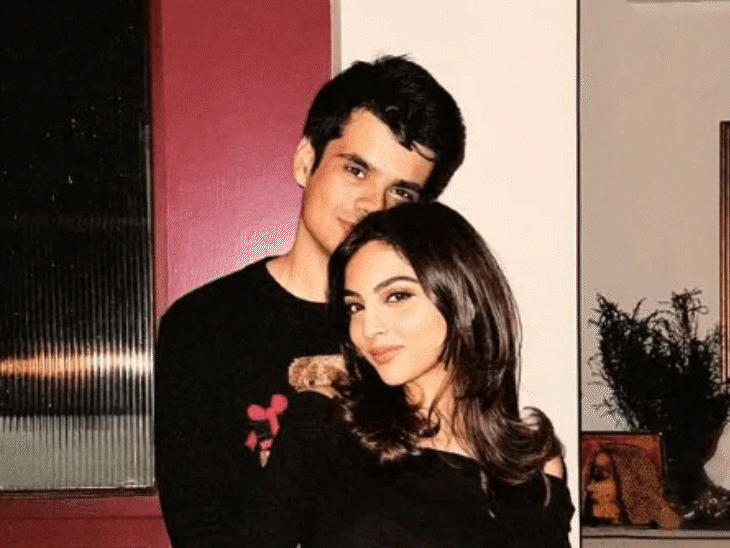 प्रियंका गांधी के बेटे रेहान वाड्रा की सगाई:फोटोग्राफी का शौक रखती हैं गर्लफ्रेंड अवीवा बेग; मां नंदिता ने कांग्रेस मुख्यालय डिजाइन किया