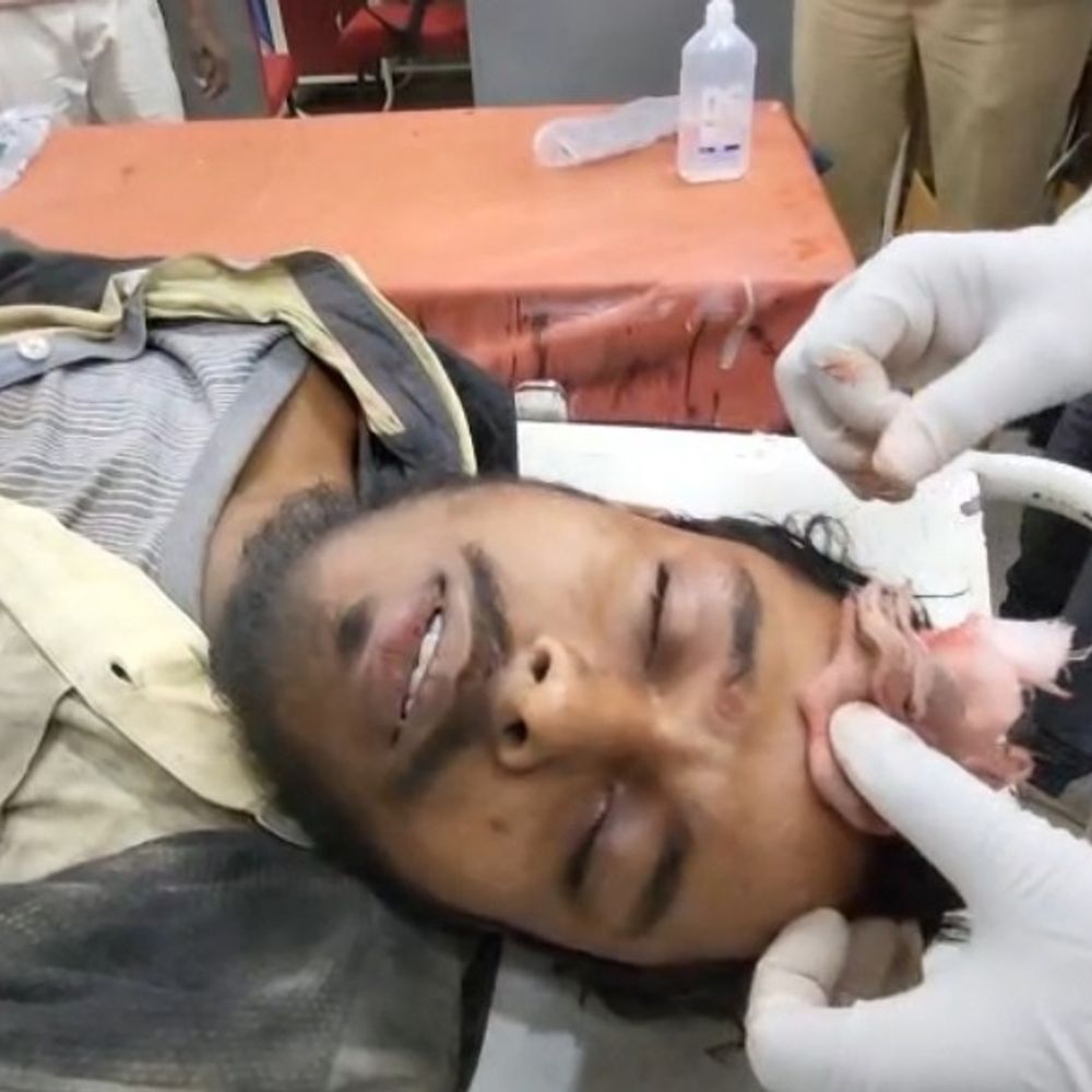 जहानाबाद में ट्रक-बाइक टक्कर, दो की मौत:गया-पटना NH-22 पर हादसा, सीमेंट के गोदाम में काम करते थे ; एक घायल