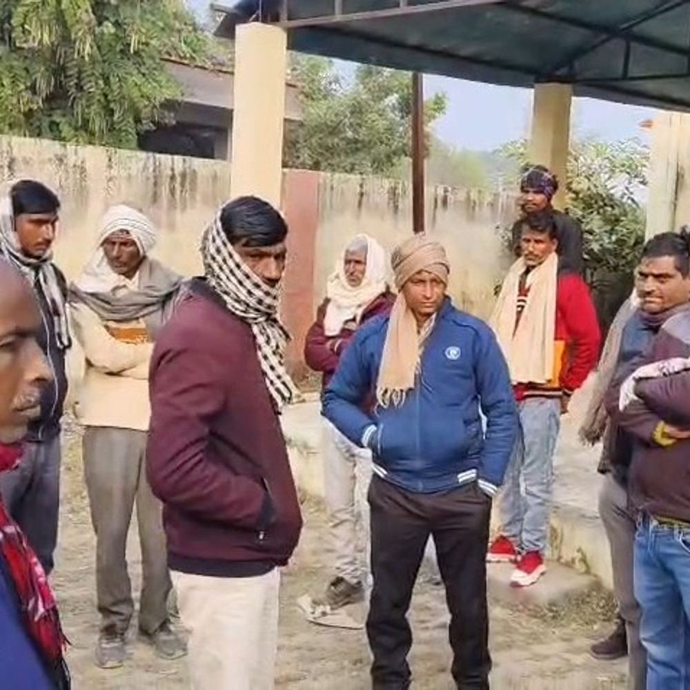 इटावा में हाईस्कूल छात्रा ने जहर खाकर दी जान:उल्टियां करते हुए आंगन में गिरी, परिजन बोले- नहीं पता क्या हुआ