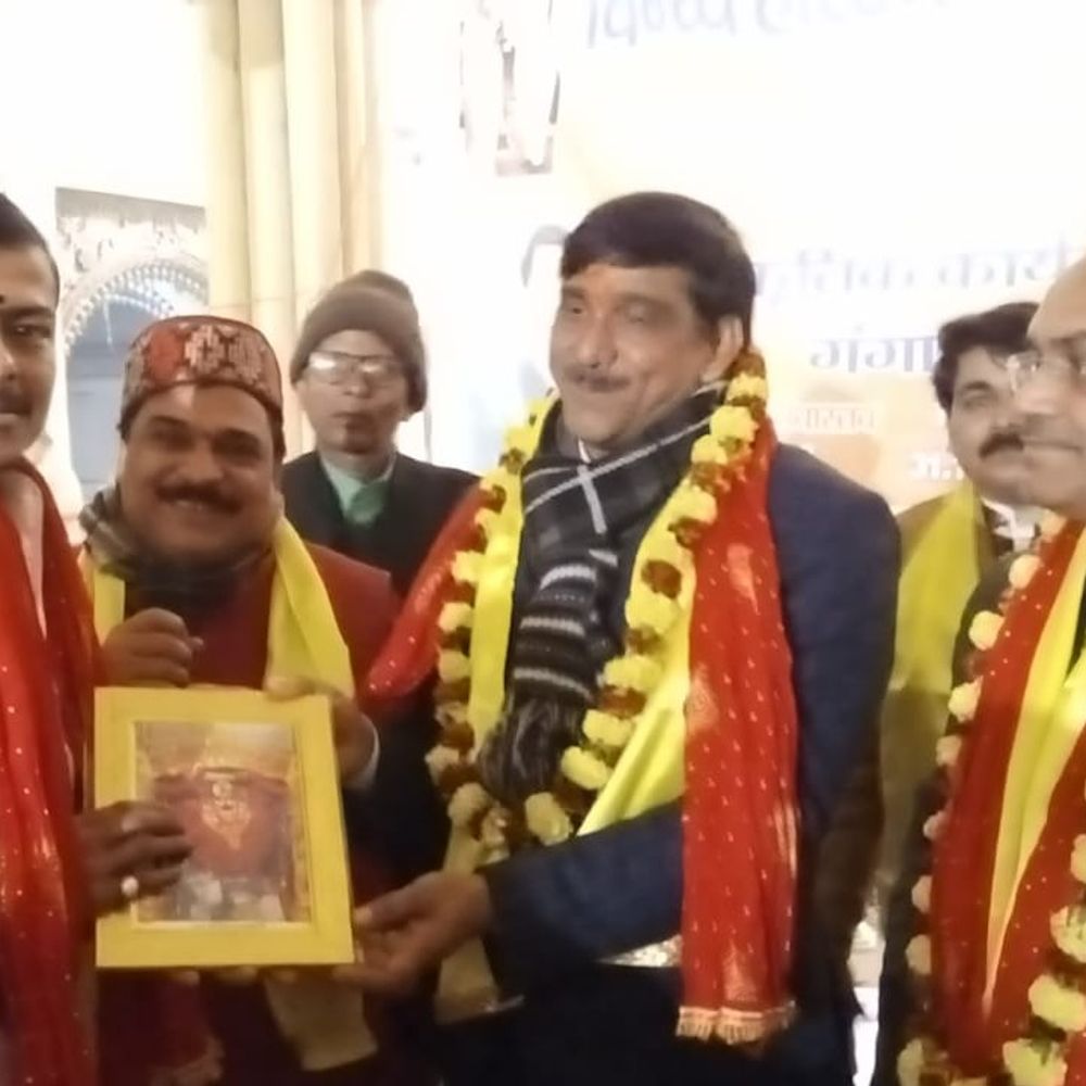 मिर्जापुर में विंध्य हेरिटेज फाउंडेशन का स्थापना दिवस:गंगा आरती, सांस्कृतिक कार्यक्रम में अपर आयुक्त हुए शामिल