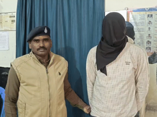 पटना मेट्रो में नौकरी के नाम पर 700 से ठगी:8 लाख रुपए ऐंठे, फर्जी वेबसाइट बनाकर लोगों को झांसे में लेते थे; मास्टमाइंड समेत 3 गिरफ्तार