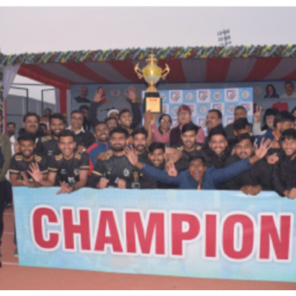 CISF-दिल्ली ने जीता आल इंडिया फुटबाल टूर्नामेंट, UP को हराया:टाई ब्रेकर में किए 3 के मुकाबले 4 गोल, मिले 2 लाख कैश, उत्तराखंड को मिला तीसरा स्थान