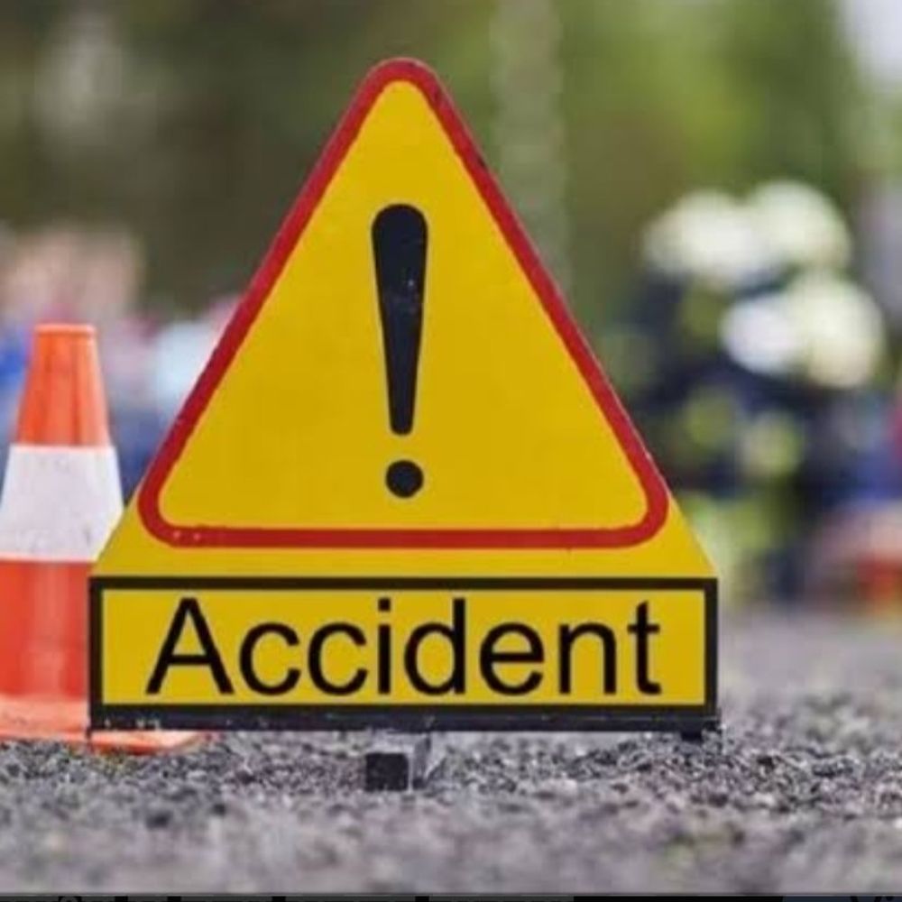 पलामू में सड़क दुर्घटना में दो युवकों की मौत:  ससुराल से लौटते समय हुआ हादसा, एक बाइक पर चार दोस्त थे सवार – Palamu News