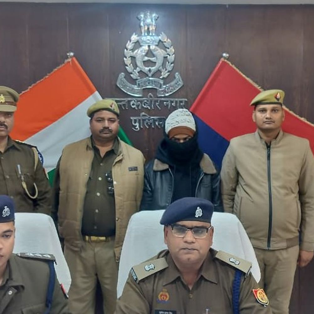जेवर की दुकान पर हुई लूट का खुलासा:पुलिस ने तमंचे के बल पर लूटने वाले को दबोचा, गहने बरामद