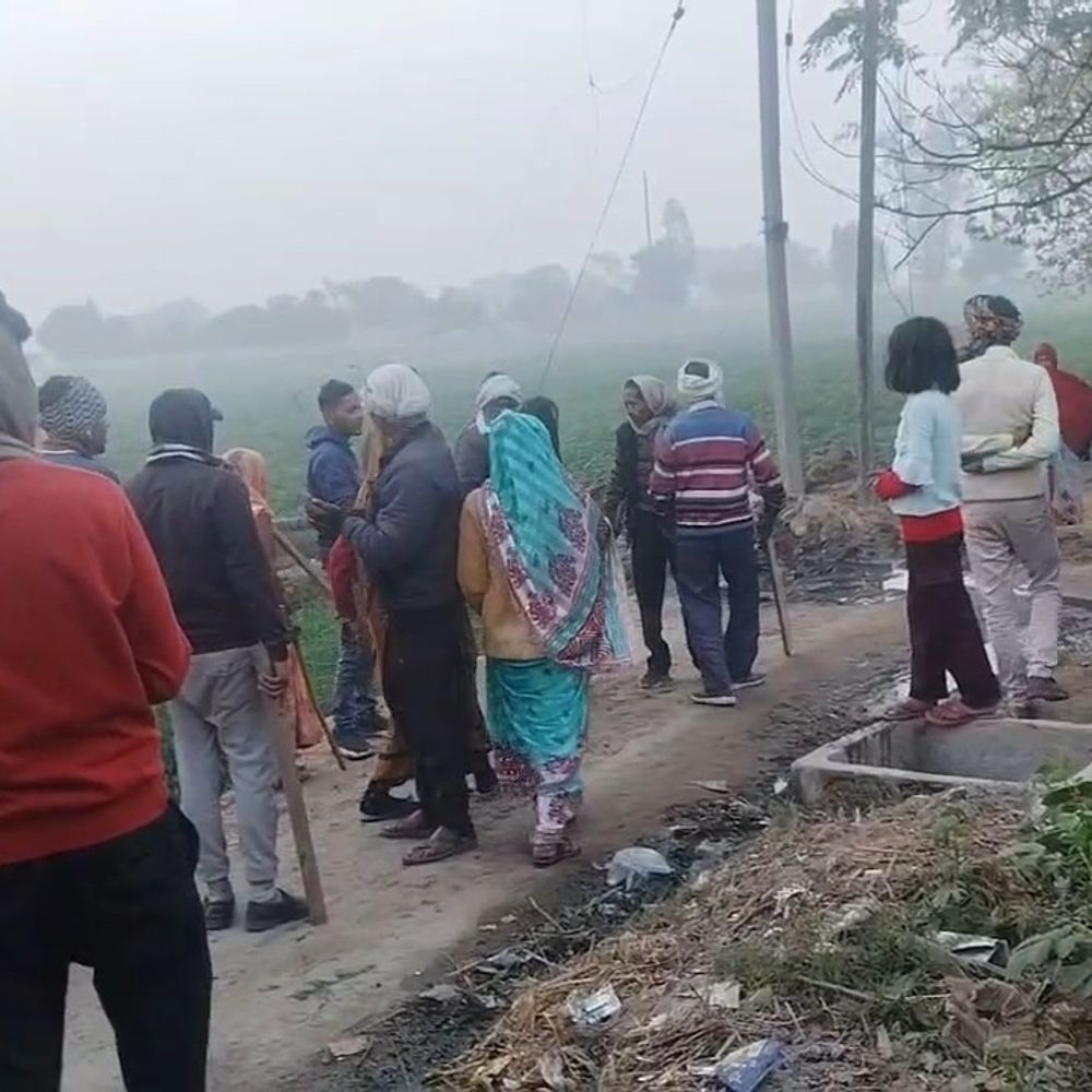 कन्नौज में जमीन विवाद पर मारपीट, VIDEO:महिलाओं ने एक दूसरे पर बरसाए लाठी-डंडे, पुलिस पर कार्रवाई न करने का आरोप