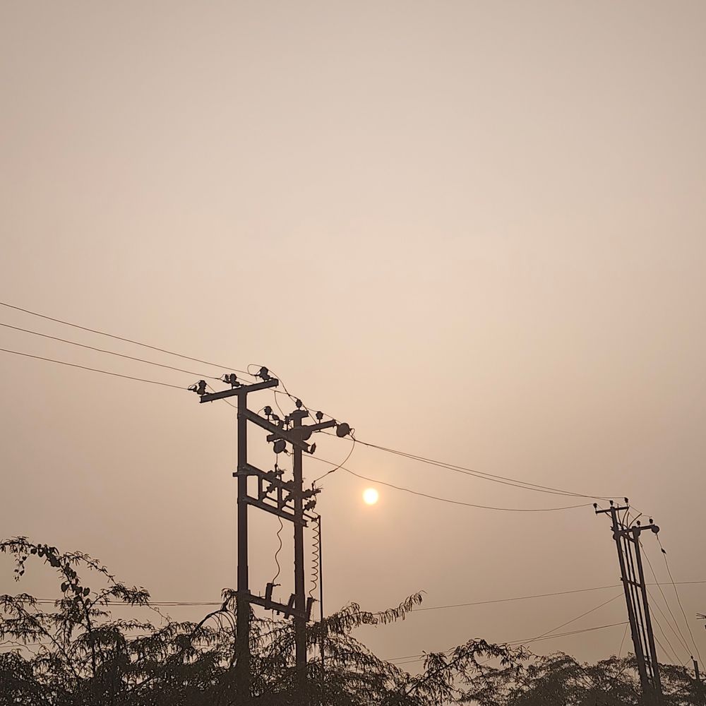 अमेठी में कई दिनों बाद सूर्यदेव के दर्शन:शीतलहर के बीच ठंड से राहत मिलने की उम्मीद