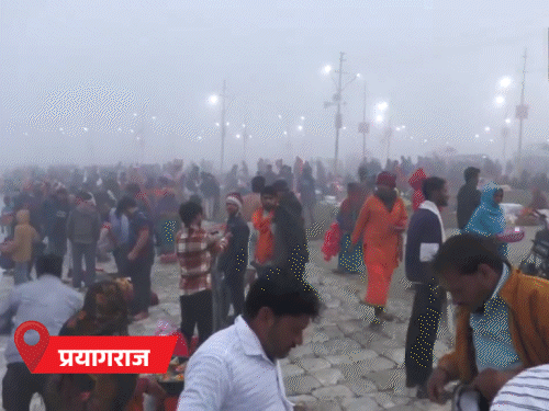 अयोध्या-काशी में डुबकी लगा रहे लोग:एक लाख भक्तों ने किए बांके बिहारी के दर्शन; महिला DM ने गाया...तुम देना साथ मेरा