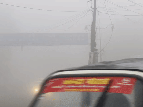 नए साल पर ठंड का जोर, कंपकंपी छुड़ाने वाली सर्दी:घना कोहरा और शीतलहर का डबल अटैक, तापमान में आई भारी गिरावट