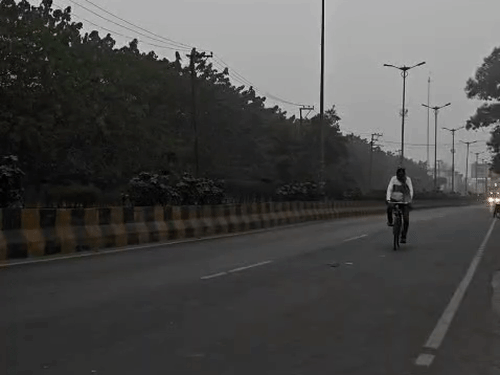 सहारनपुर में नए साल पर कंपकंपाने वाली ठंड:9 डिग्री पहुंचा पारा, AQI 342 पहुंचा; बूंदाबांदी की संभावना